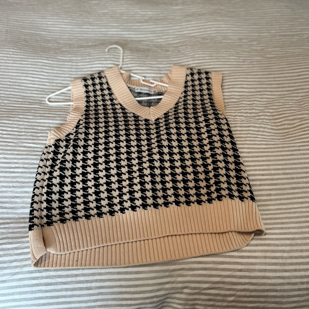 Sweater vest